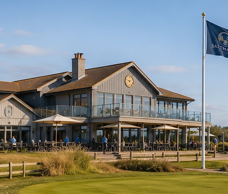 The Saltmarsh pavilion clubhouse beside the eighteenth
